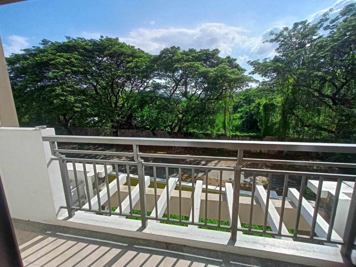Acacia Estates Taguig Aparthotel Manila Exterior foto